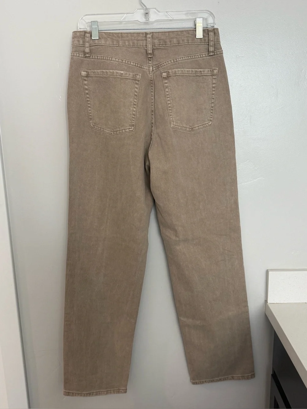 Wild Fable Beige/Taupe high rise Straight Leg Jeans. Size 8.